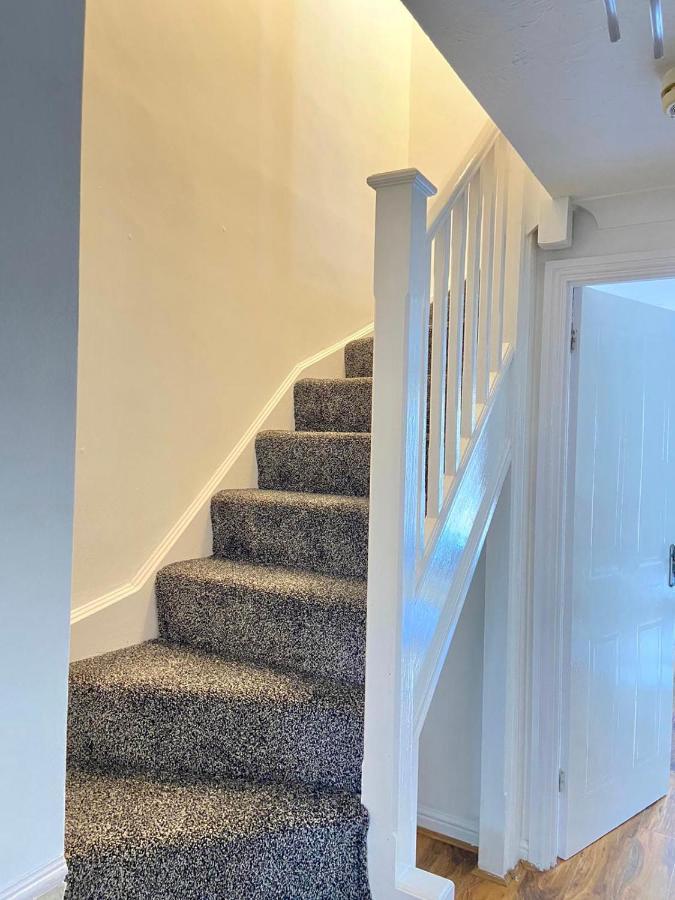 Сasa de vacaciones Stunning 3 Bedroom Family House In London, Private Parking And Garden, With Great Transport Links To London, The Excel Centre, Canary Wharf, The O2! *